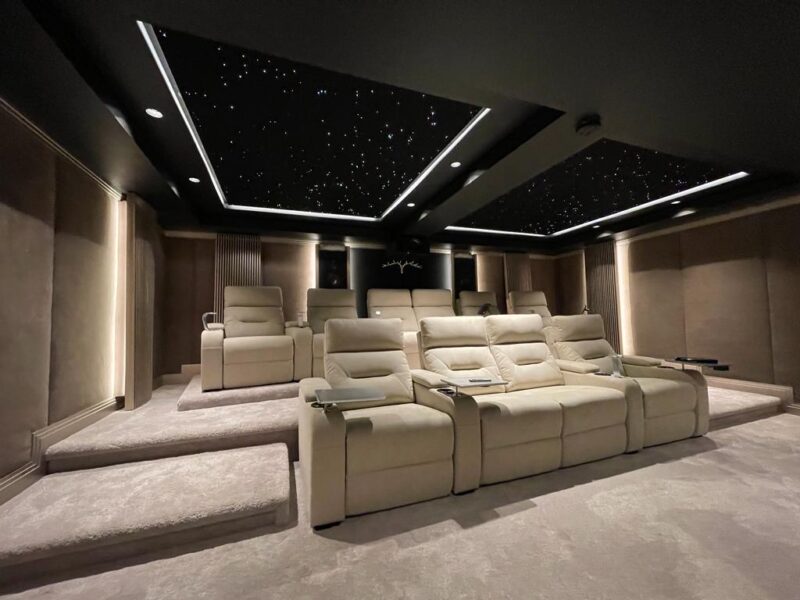 High-end bespoke luxury private cinema room in Newbury, West Berkshire - Home Cinema Pictures